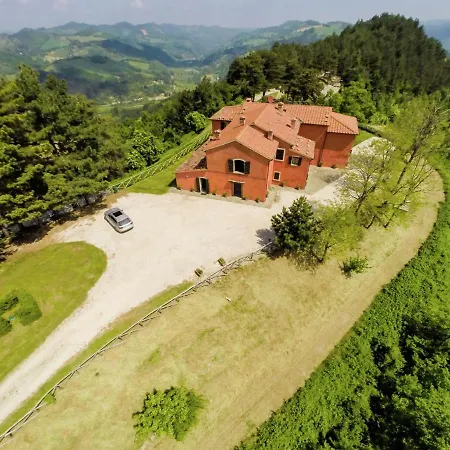 Вилла Sprawling In Tuscany With Pool Tredozio