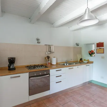 Вилла Sprawling In Tuscany With Pool